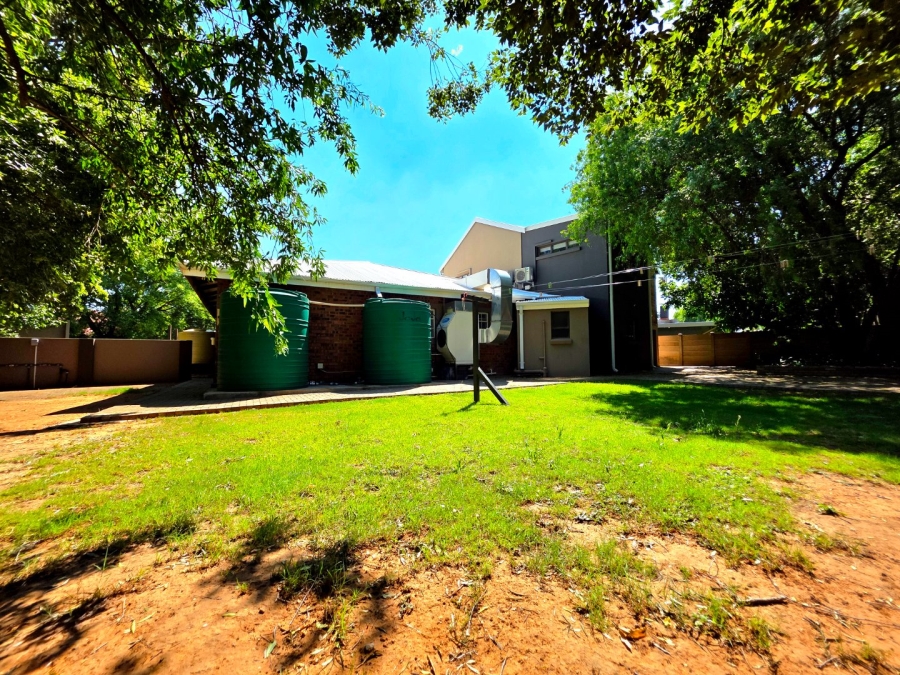5 Bedroom Property for Sale in Langenhovenpark Free State